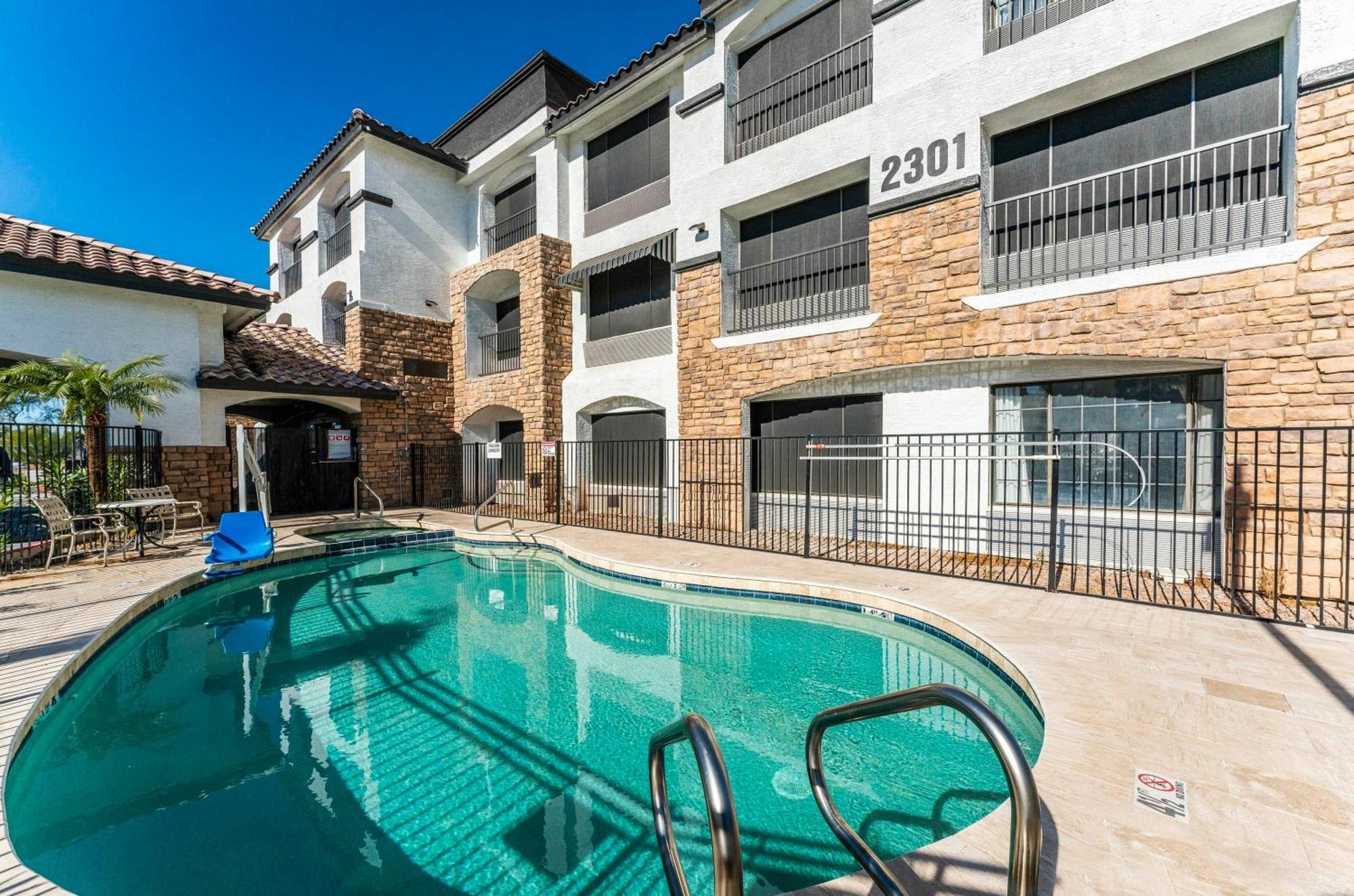 Tempe Corner Apartment Studio King Bed Екстер'єр фото
