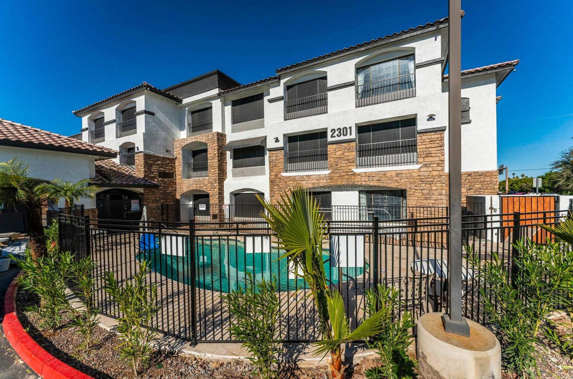 Tempe Corner Apartment Studio King Bed Екстер'єр фото